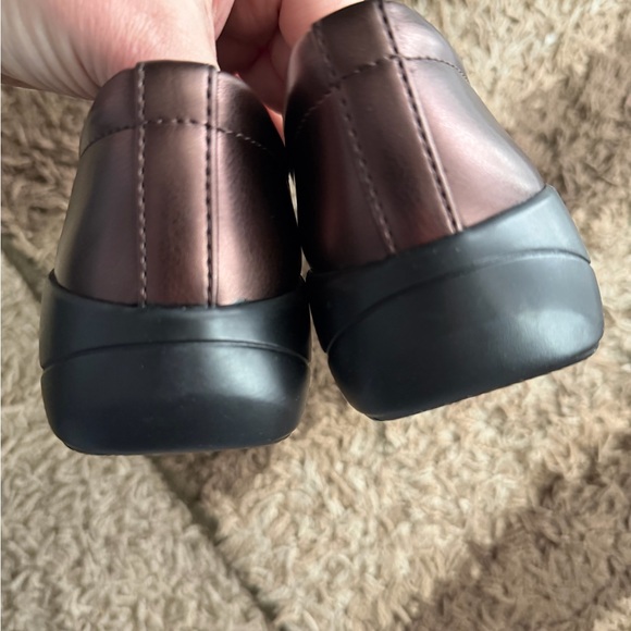 Clarks Kaetlyn Rhea Bronze Metallic Size 7 Stylish High Quality Comfort - Picture 6 of 7